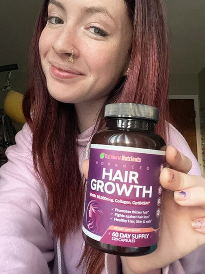 Mujer con el cabello suelto y cuidado