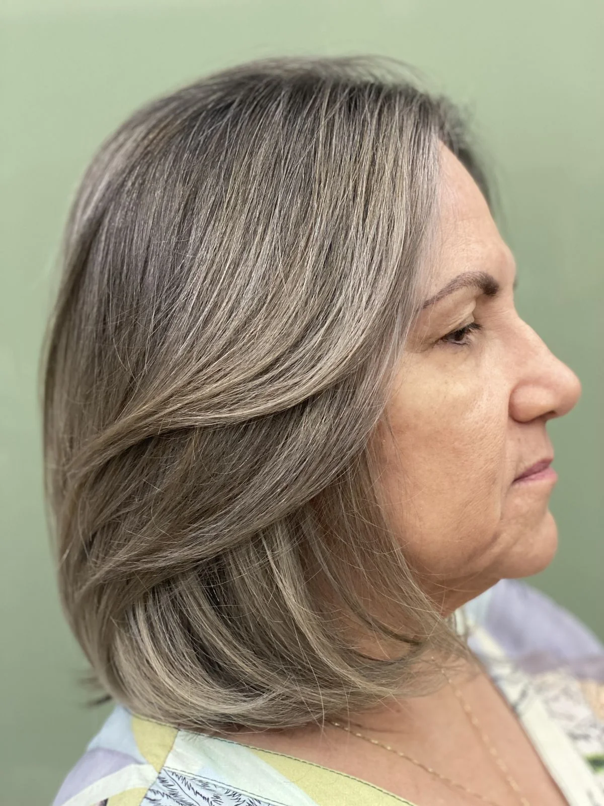 Canas visibles en el nacimiento del cabello